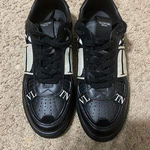 Got these for my Husband he wore them twice it’s in very good condition!